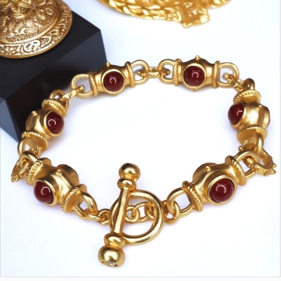Matte Gold Byzantine Revival Garnet Cabochon Toggle Bracelet - Picture 1 of 4